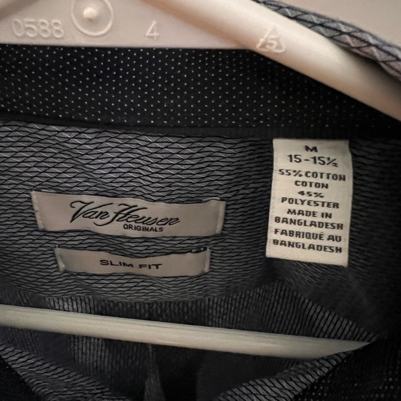 Van Heusen long sleeve button up size 15-15.5 - Picture 3 of 3